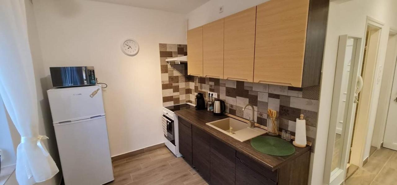 Cili Apartman Eger Apartment Exterior photo